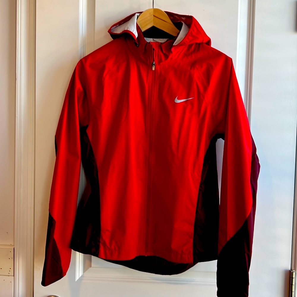 Nike shield light jacket